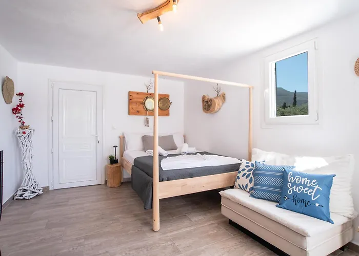 Bonzoe #5 Parikia (Paros)